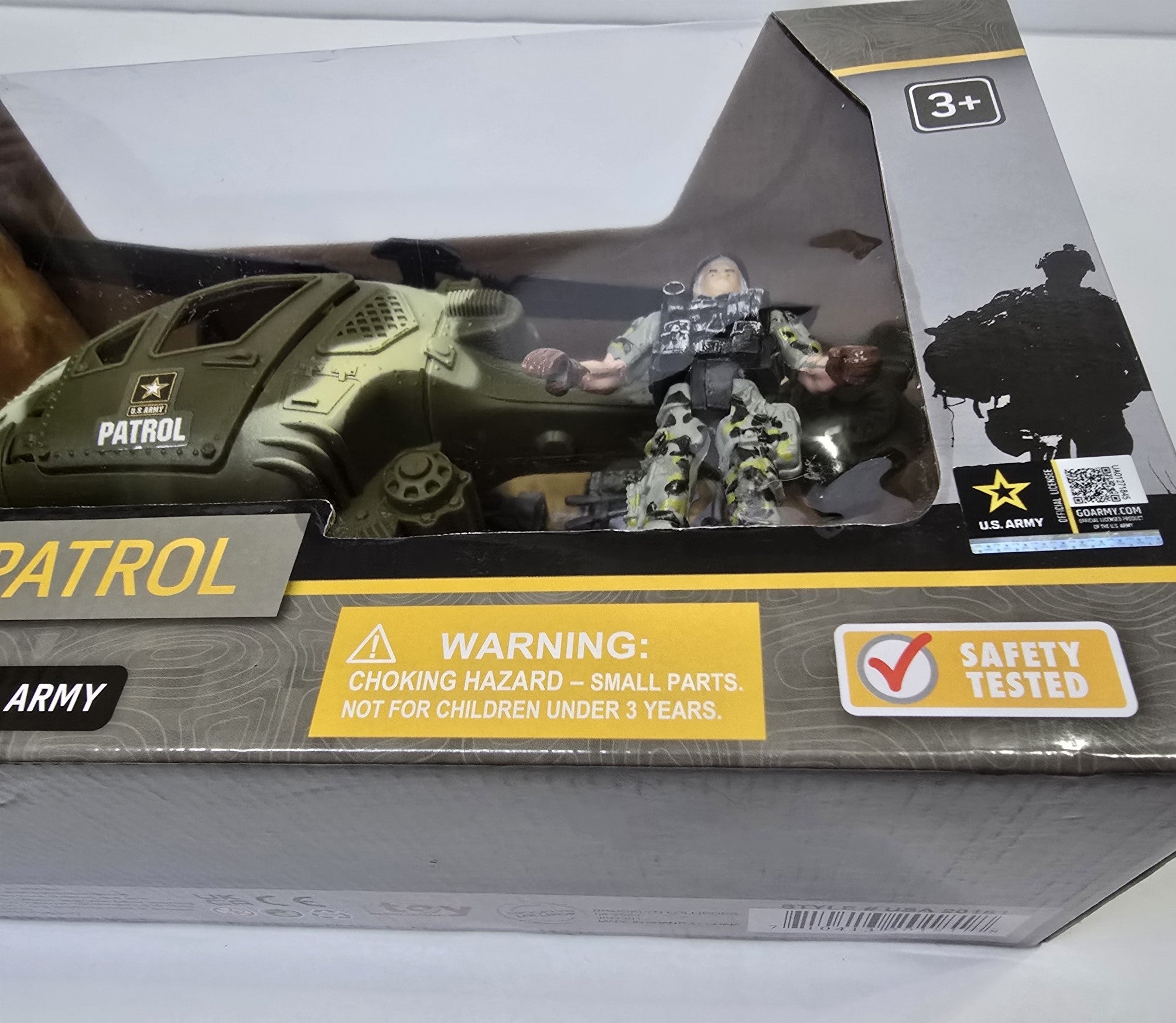 US Army Air Patrol Helicopter with Weapons and Soldier Play Set 3+