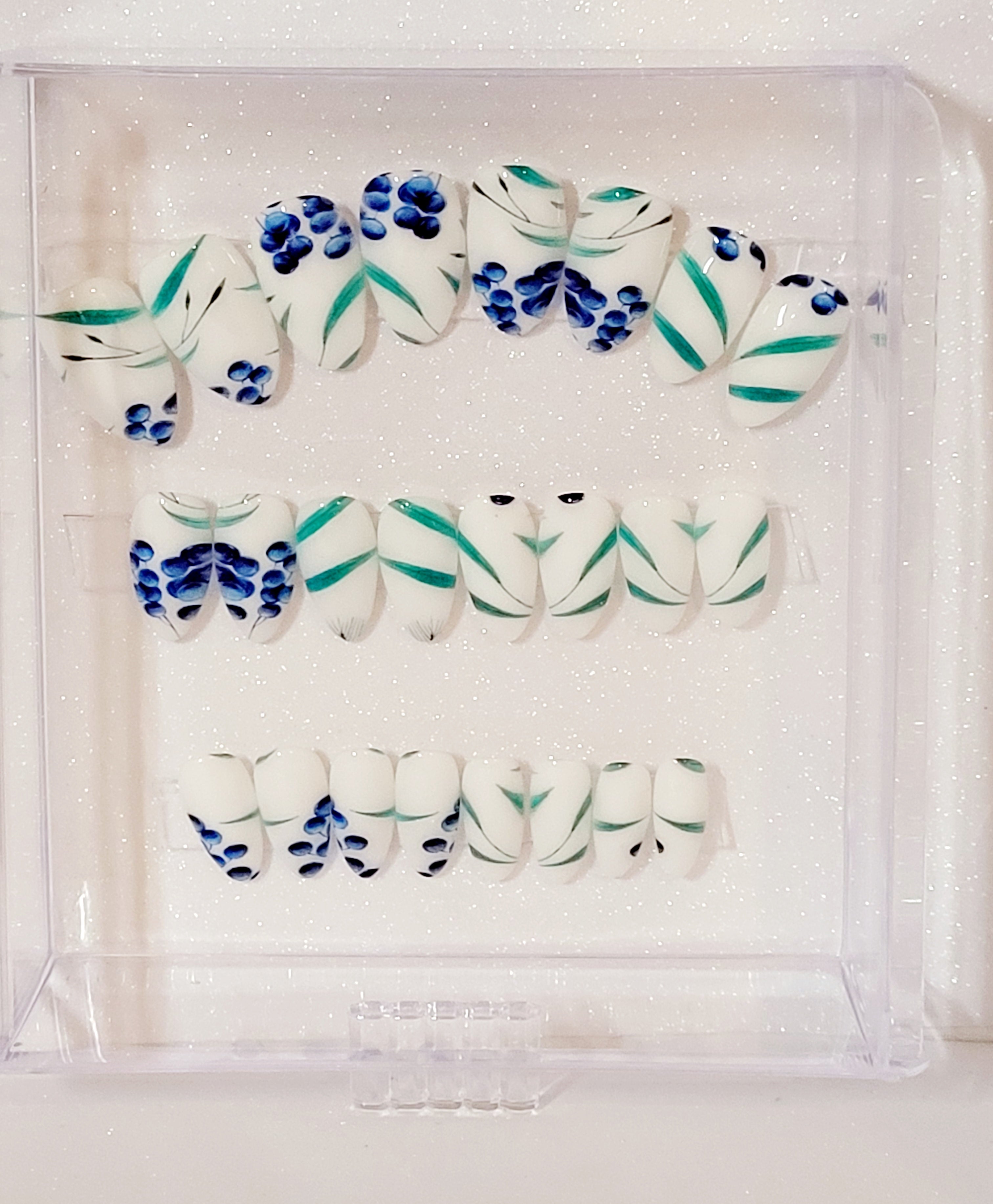 Short Almond Non-Custom Press-ons